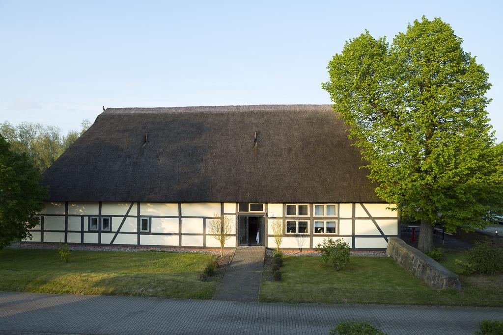 Ostseehotel Kluetzer Winkel Hohen Schoenberg Exterior photo